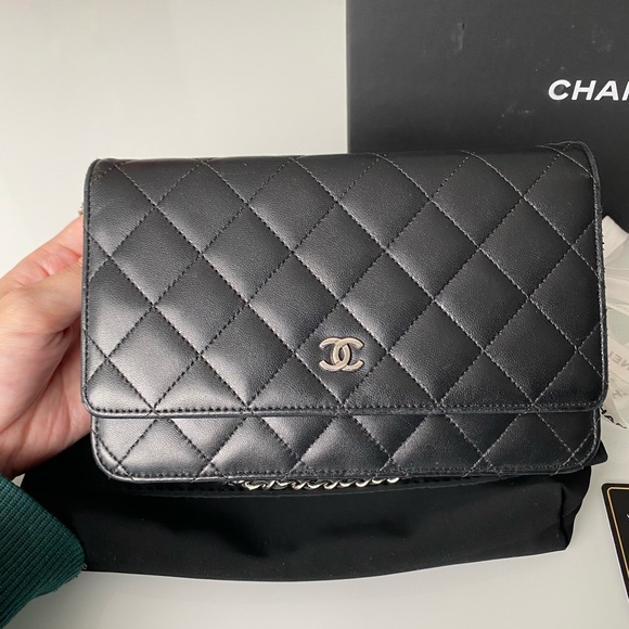 SOLD❌ Chanel Classic Wallet on Chain WOC - Picture 2 of 12